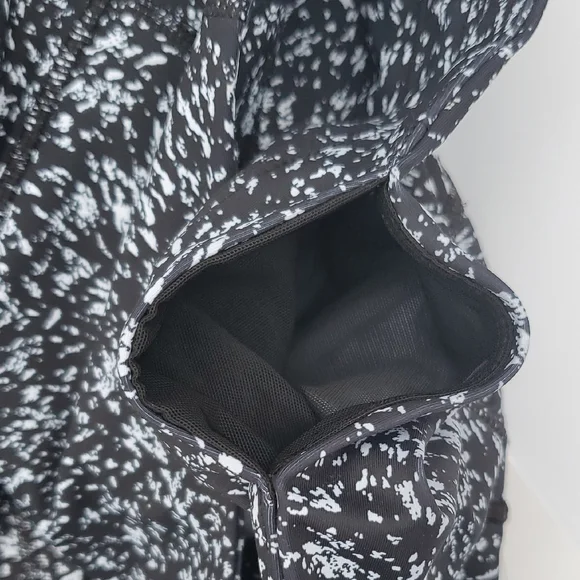 NWT Athleta Ultimate Stash 7/8 Tights Medium Petite